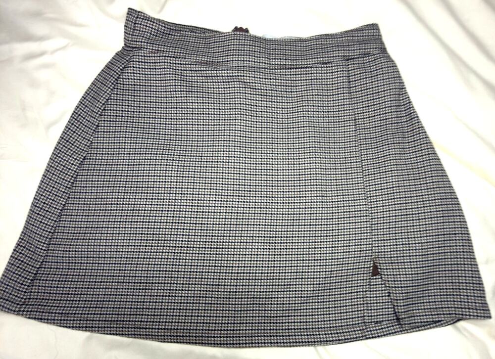 Hollister Ultra High Rise Houndstooth Plaid Mini Skirt XS Built-In Shorts